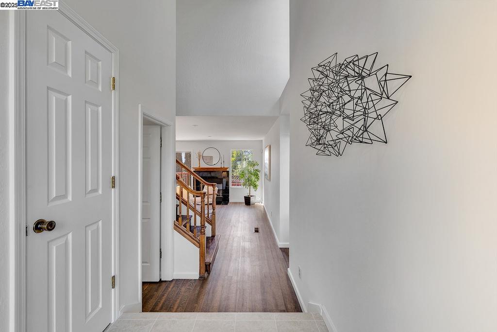 Detail Gallery Image 2 of 41 For 21917 Nugget Canyon Dr, Castro Valley,  CA 94552 - 3 Beds | 2/1 Baths
