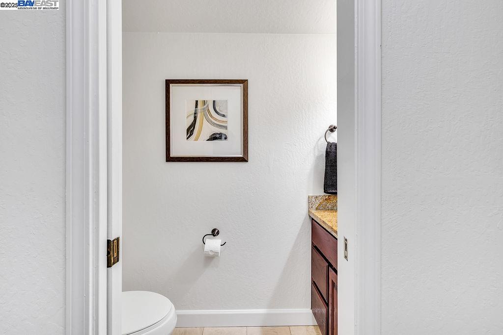 Detail Gallery Image 16 of 41 For 21917 Nugget Canyon Dr, Castro Valley,  CA 94552 - 3 Beds | 2/1 Baths