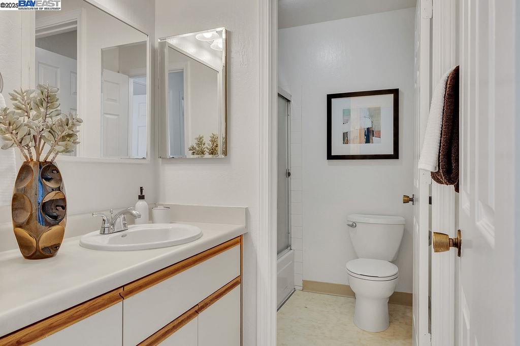 Detail Gallery Image 31 of 41 For 21917 Nugget Canyon Dr, Castro Valley,  CA 94552 - 3 Beds | 2/1 Baths