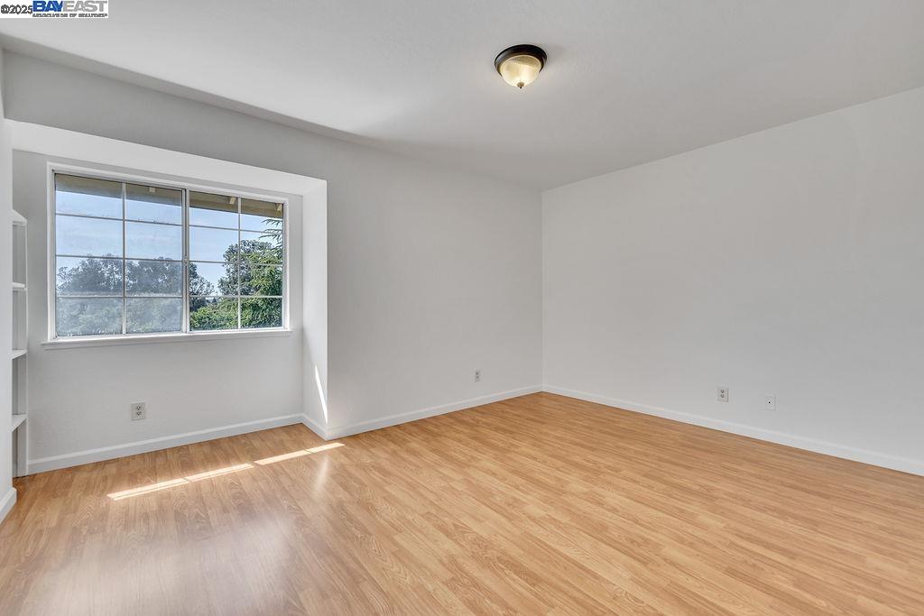 Detail Gallery Image 34 of 41 For 21917 Nugget Canyon Dr, Castro Valley,  CA 94552 - 3 Beds | 2/1 Baths