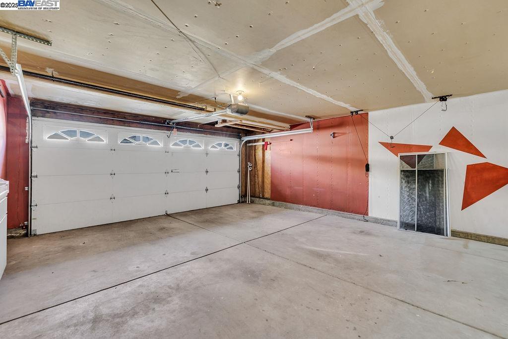 Detail Gallery Image 37 of 41 For 21917 Nugget Canyon Dr, Castro Valley,  CA 94552 - 3 Beds | 2/1 Baths