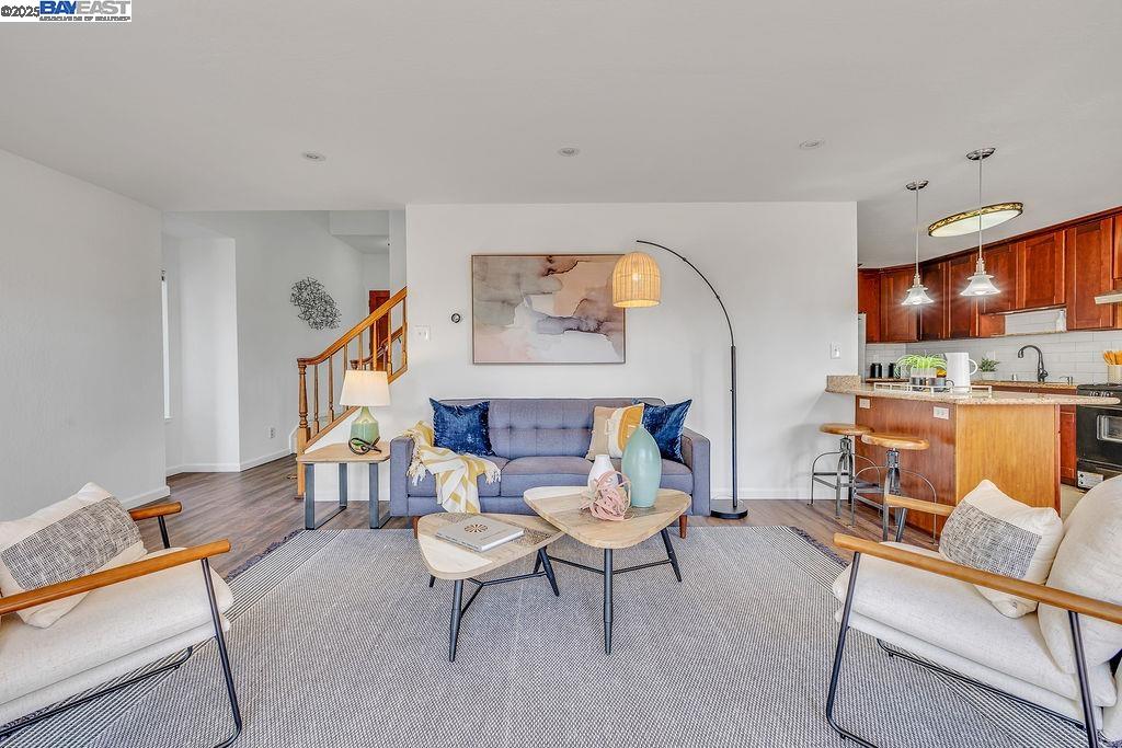 Detail Gallery Image 7 of 41 For 21917 Nugget Canyon Dr, Castro Valley,  CA 94552 - 3 Beds | 2/1 Baths