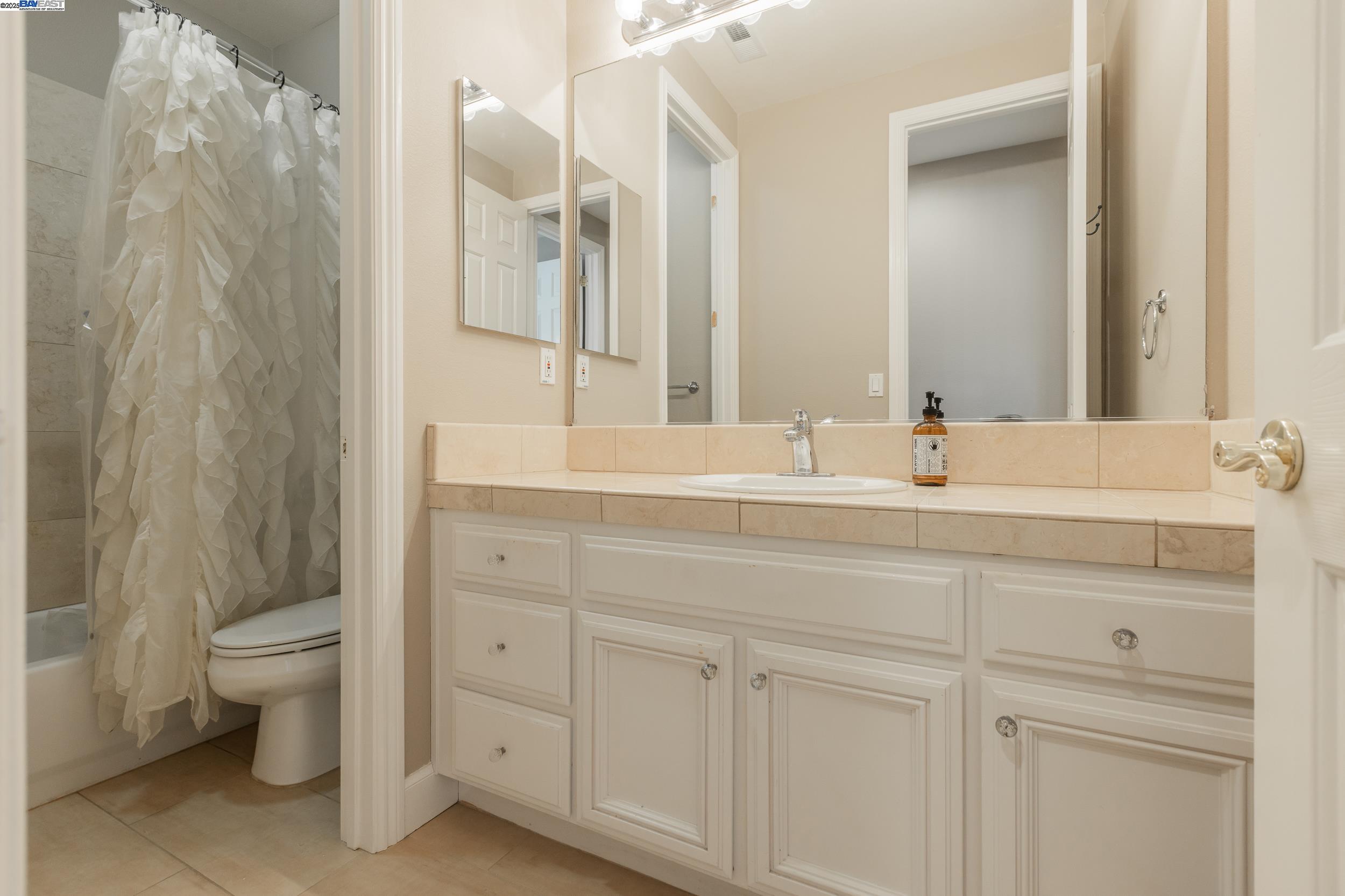 Detail Gallery Image 23 of 45 For 5633 Selena Ct, Pleasanton,  CA 94566 - 6 Beds | 5 Baths