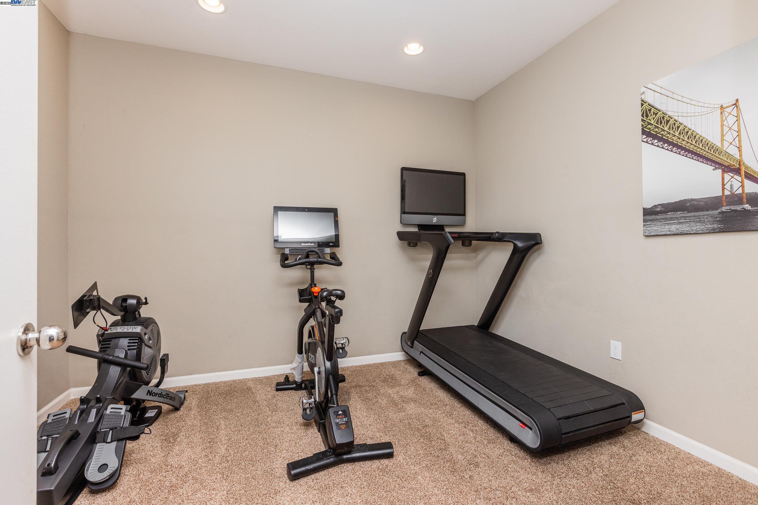 Detail Gallery Image 11 of 36 For 1499 Crystal Dr, Lathrop,  CA 95330 - 5 Beds | 4/1 Baths