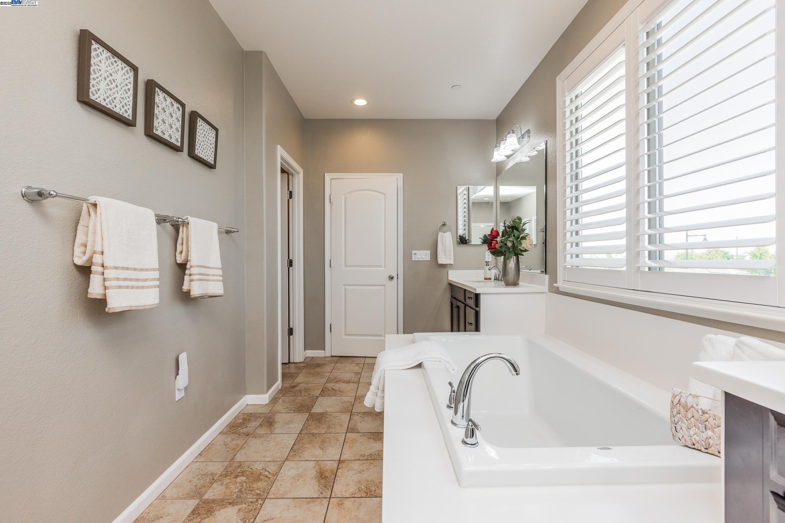 Detail Gallery Image 26 of 36 For 1499 Crystal Dr, Lathrop,  CA 95330 - 5 Beds | 4/1 Baths