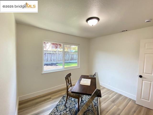 Detail Gallery Image 11 of 24 For 2157 Holbrook Dr, Concord,  CA 94519 - 3 Beds | 2 Baths