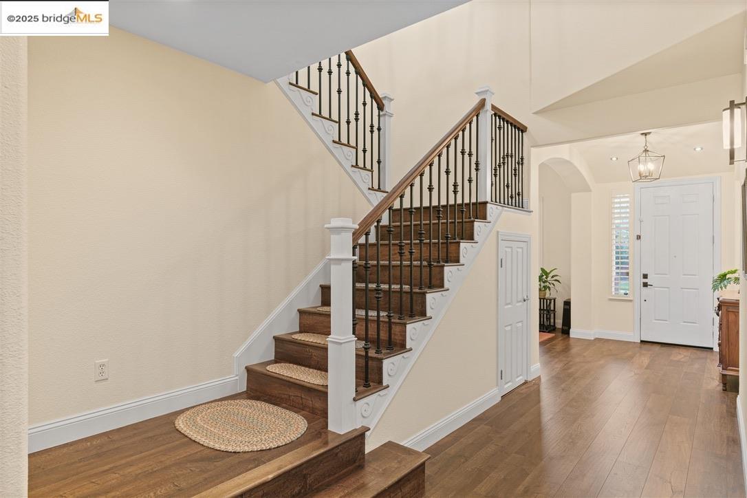 1164 Lexington Way