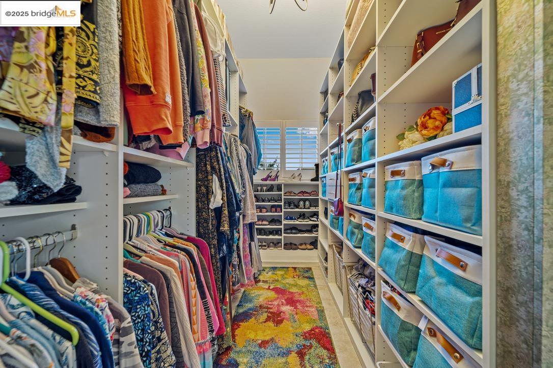 1164 Lexington Way