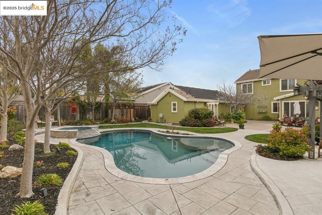 1164 Lexington Way