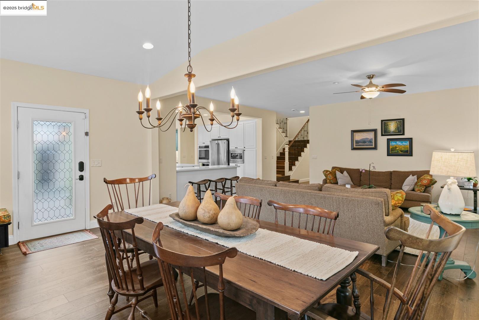 1164 Lexington Way