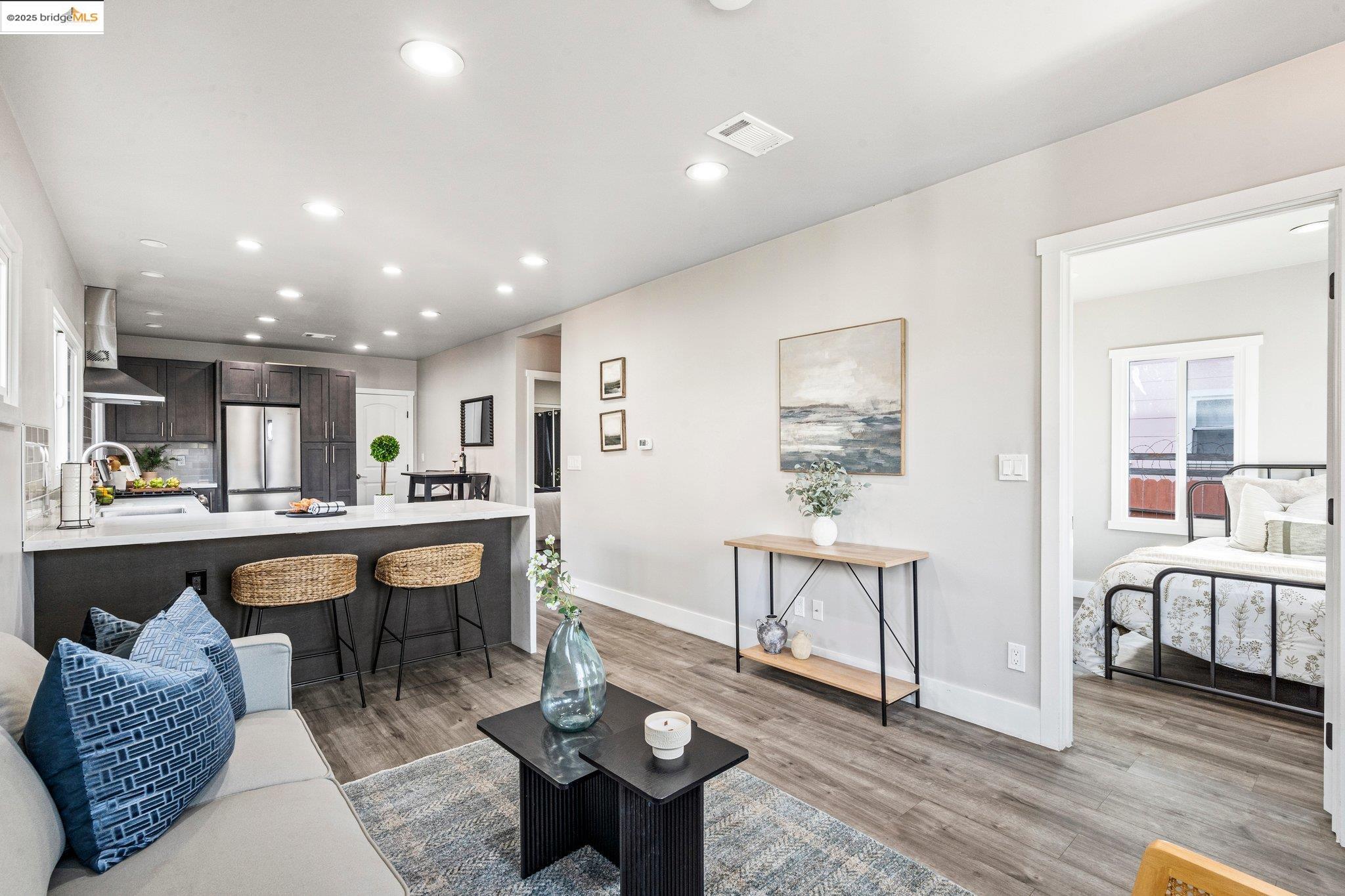 Front Image Thumbnail for EB41092701