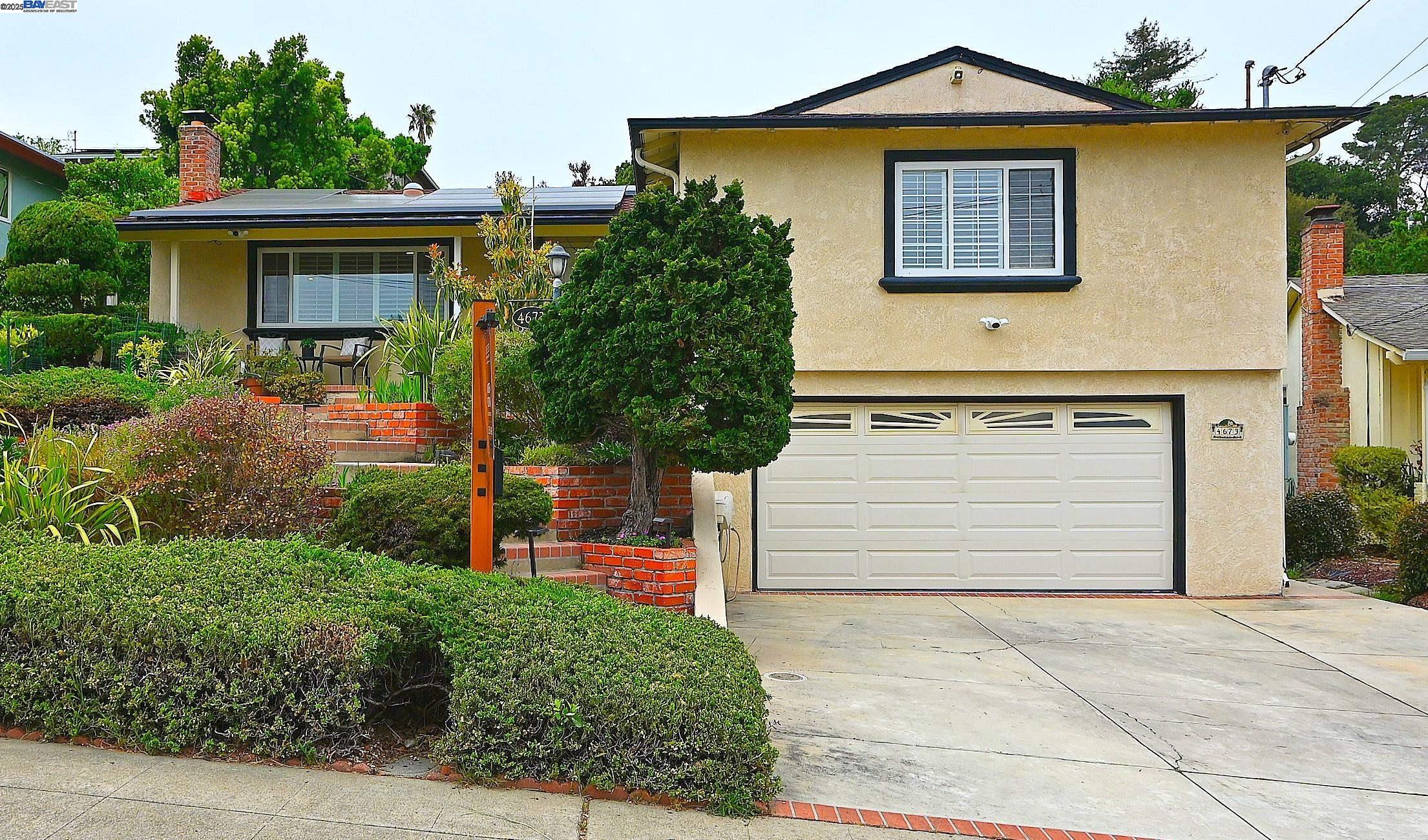 Detail Gallery Image 1 of 1 For 4673 Cristy Way, Castro Valley,  CA 94546 - 5 Beds | 3/1 Baths