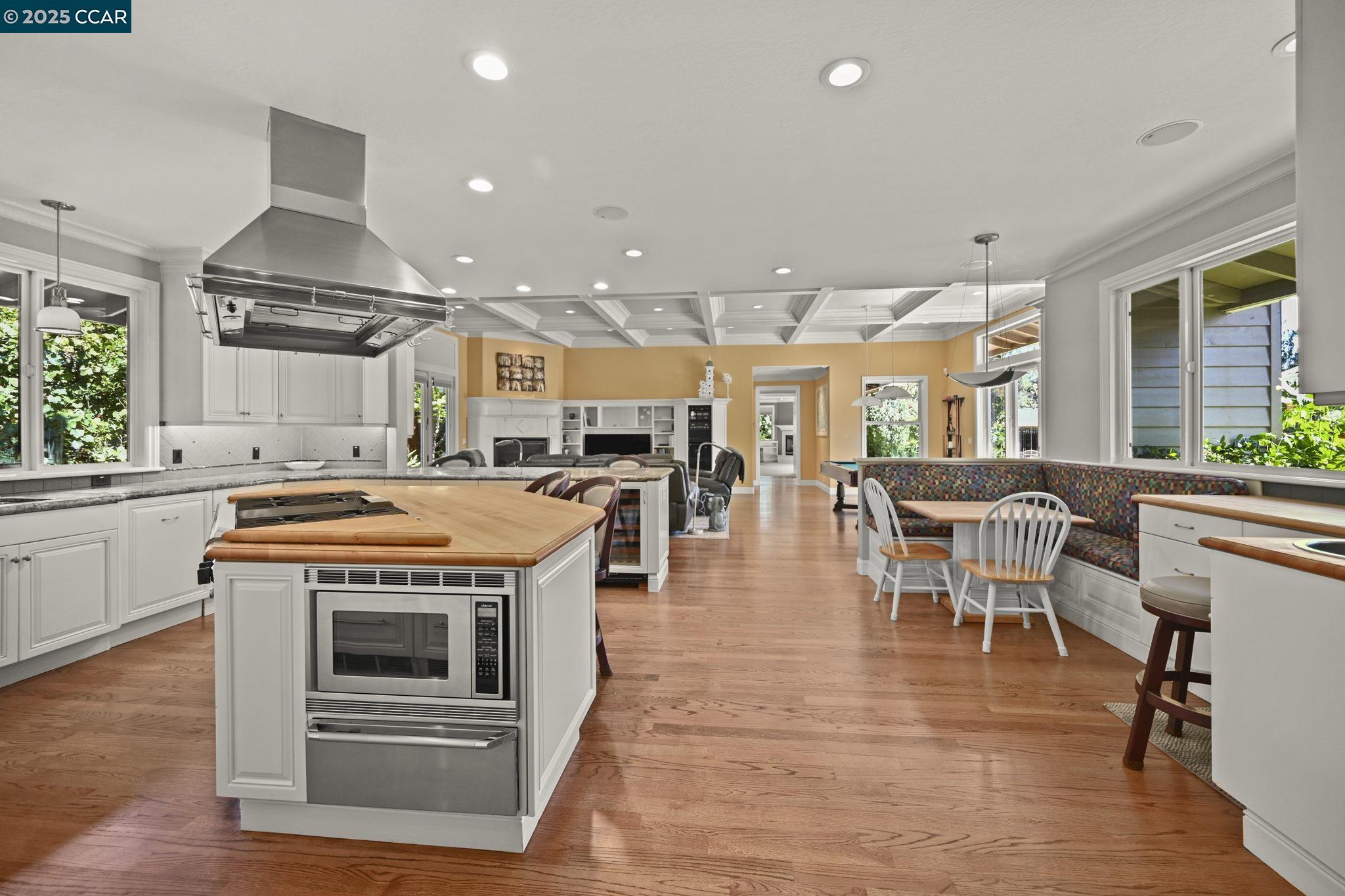 Detail Gallery Image 13 of 60 For 144 Irongate Ct, Alamo,  CA 94507 - 4 Beds | 4 Baths
