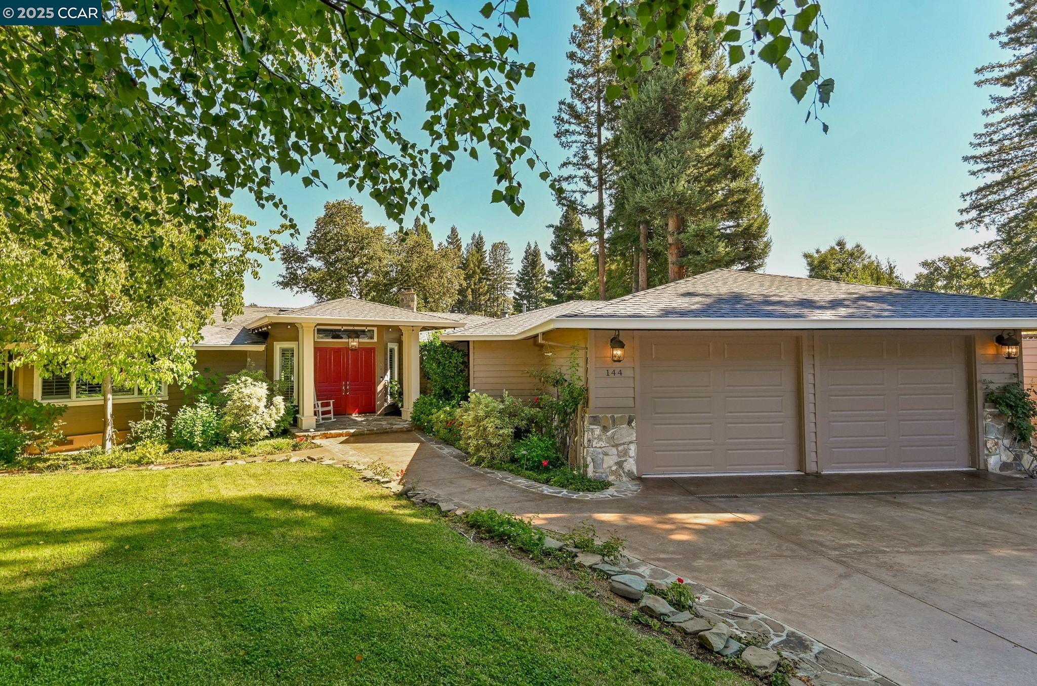 Detail Gallery Image 3 of 60 For 144 Irongate Ct, Alamo,  CA 94507 - 4 Beds | 4 Baths