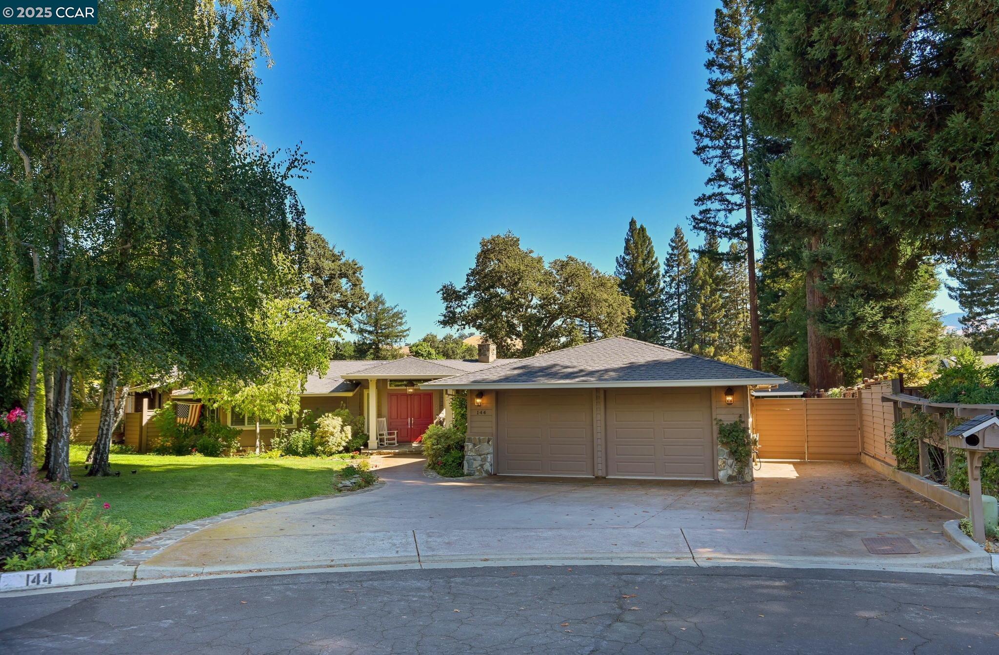 Detail Gallery Image 4 of 60 For 144 Irongate Ct, Alamo,  CA 94507 - 4 Beds | 4 Baths
