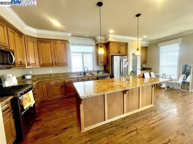 Detail Gallery Image 4 of 9 For 1225 Vienna Dr #1,  Sunnyvale,  CA 94089 - 3 Beds | 2 Baths