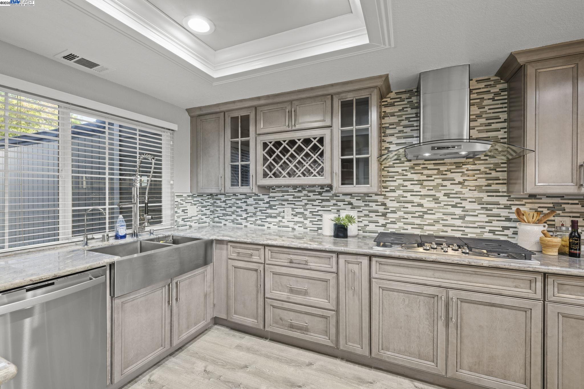 Detail Gallery Image 2 of 56 For 2039 Galloway Cmn, Livermore,  CA 94551 - 3 Beds | 2/1 Baths