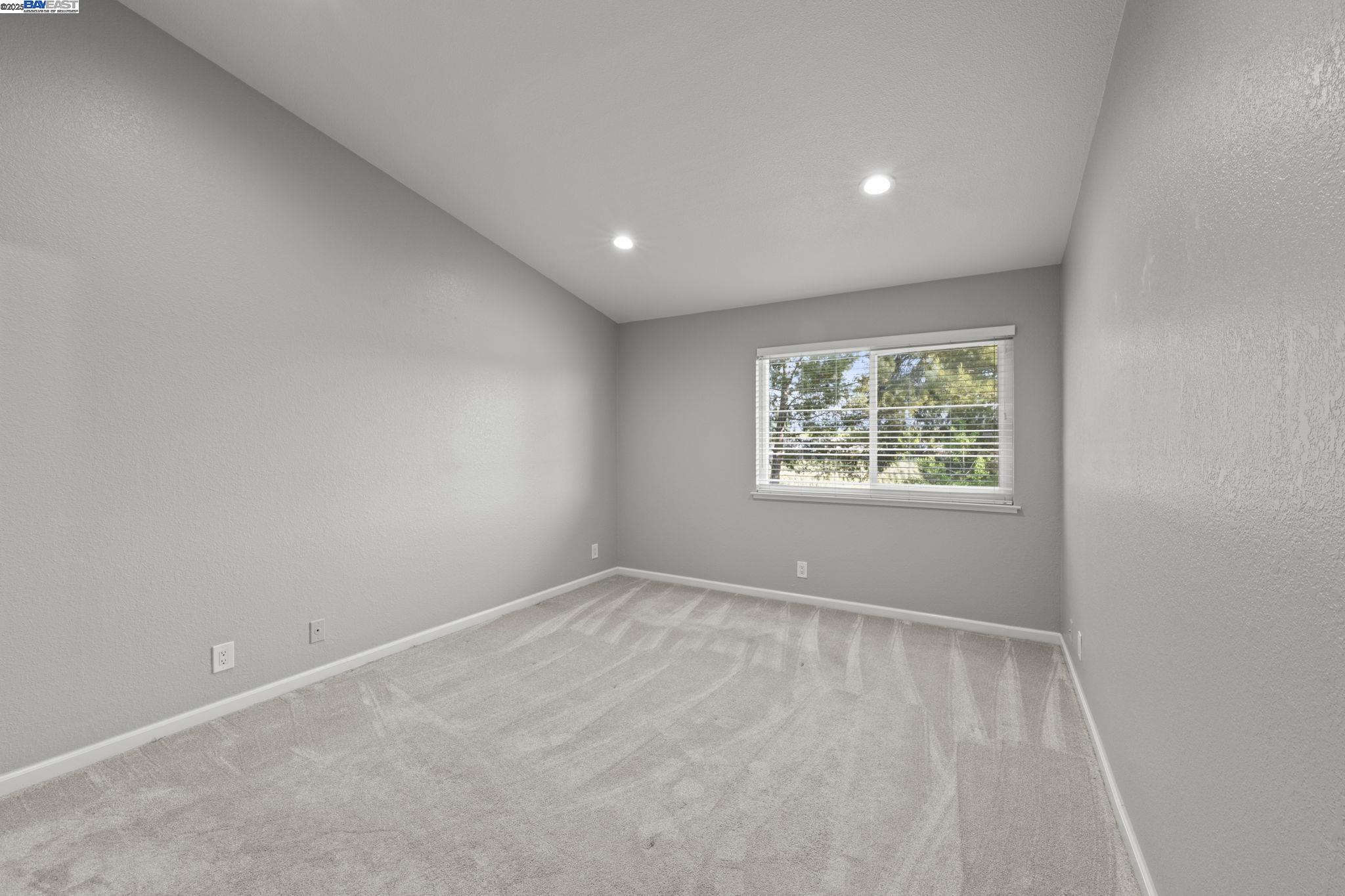 Detail Gallery Image 16 of 56 For 2039 Galloway Cmn, Livermore,  CA 94551 - 3 Beds | 2/1 Baths
