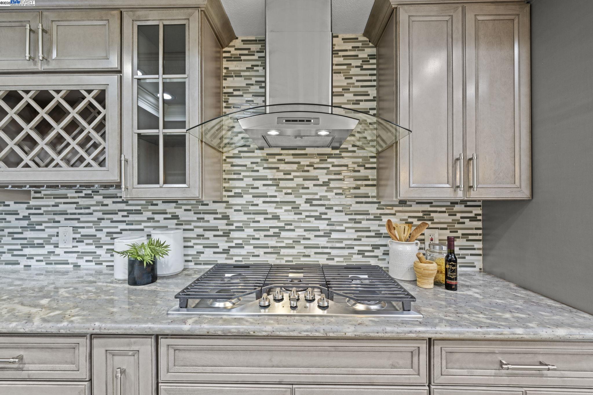 Detail Gallery Image 5 of 56 For 2039 Galloway Cmn, Livermore,  CA 94551 - 3 Beds | 2/1 Baths