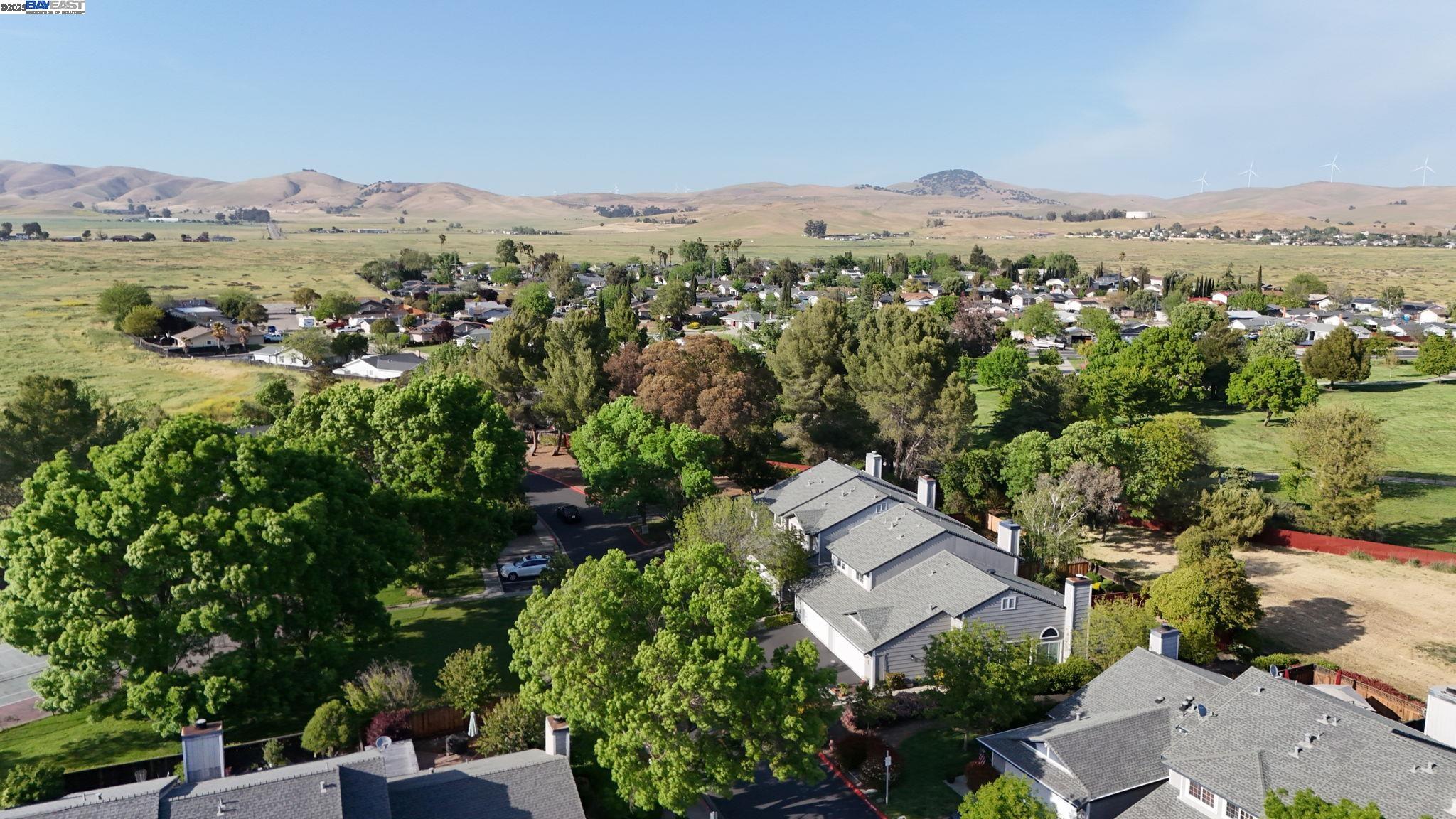 Detail Gallery Image 50 of 56 For 2039 Galloway Cmn, Livermore,  CA 94551 - 3 Beds | 2/1 Baths