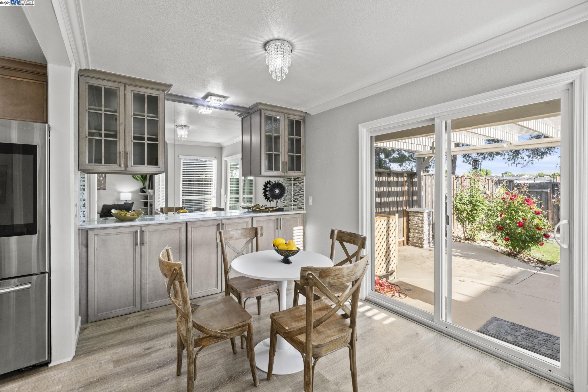 Detail Gallery Image 7 of 56 For 2039 Galloway Cmn, Livermore,  CA 94551 - 3 Beds | 2/1 Baths