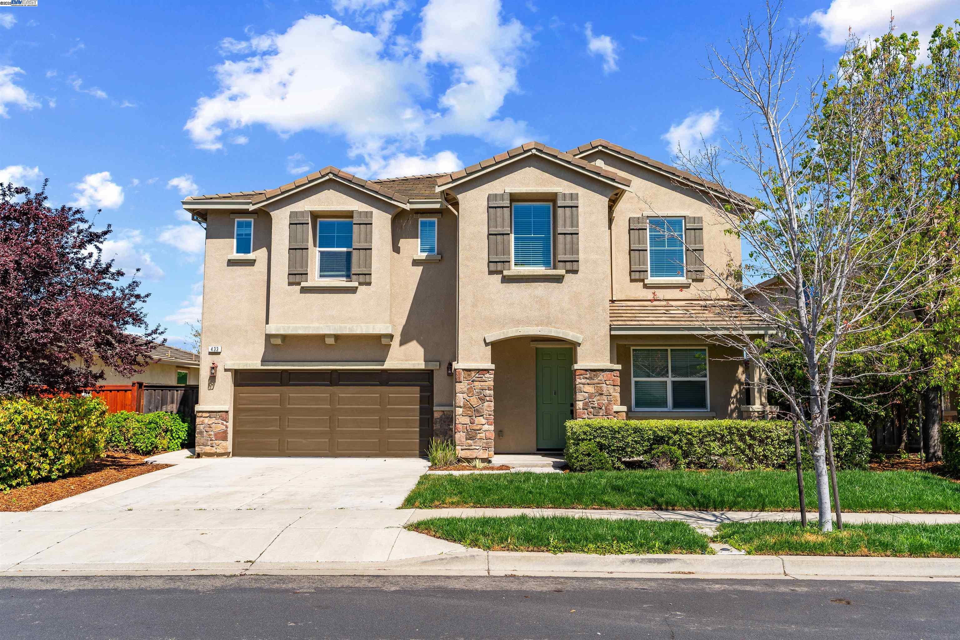 Detail Gallery Image 1 of 39 For 433 Sonnet Ct, Oakley,  CA 94561 - 5 Beds | 4/1 Baths