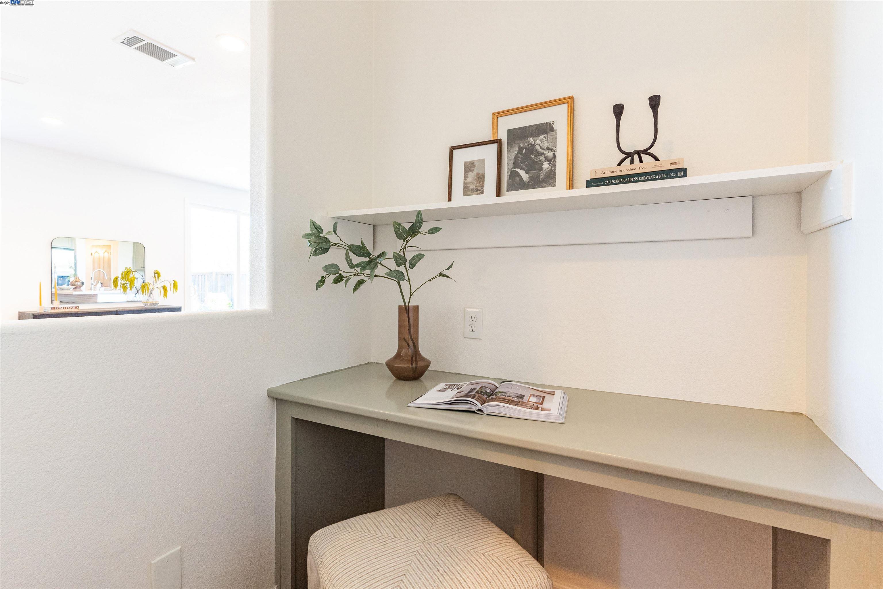 Detail Gallery Image 11 of 39 For 433 Sonnet Ct, Oakley,  CA 94561 - 5 Beds | 4/1 Baths