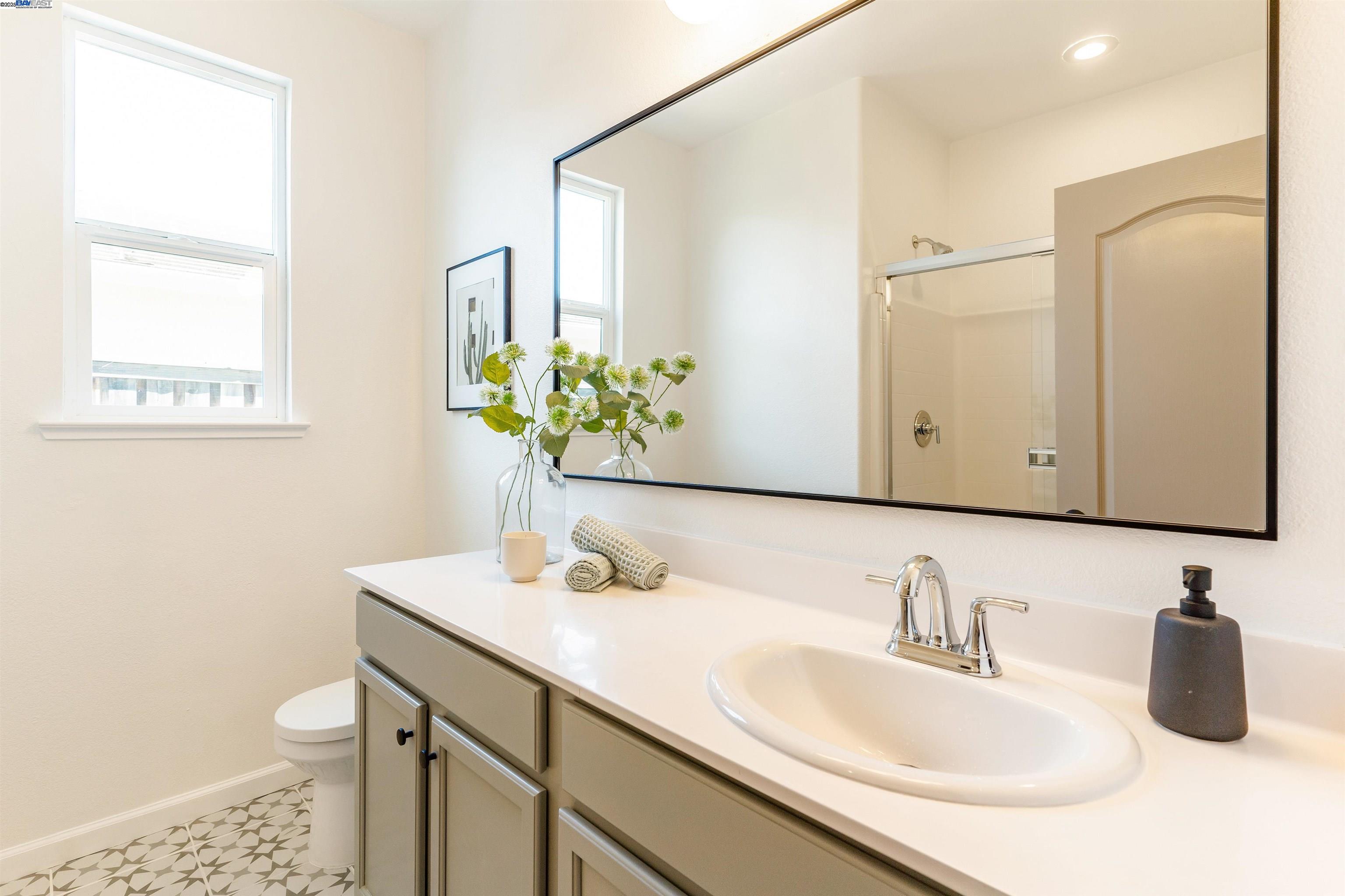 Detail Gallery Image 12 of 39 For 433 Sonnet Ct, Oakley,  CA 94561 - 5 Beds | 4/1 Baths