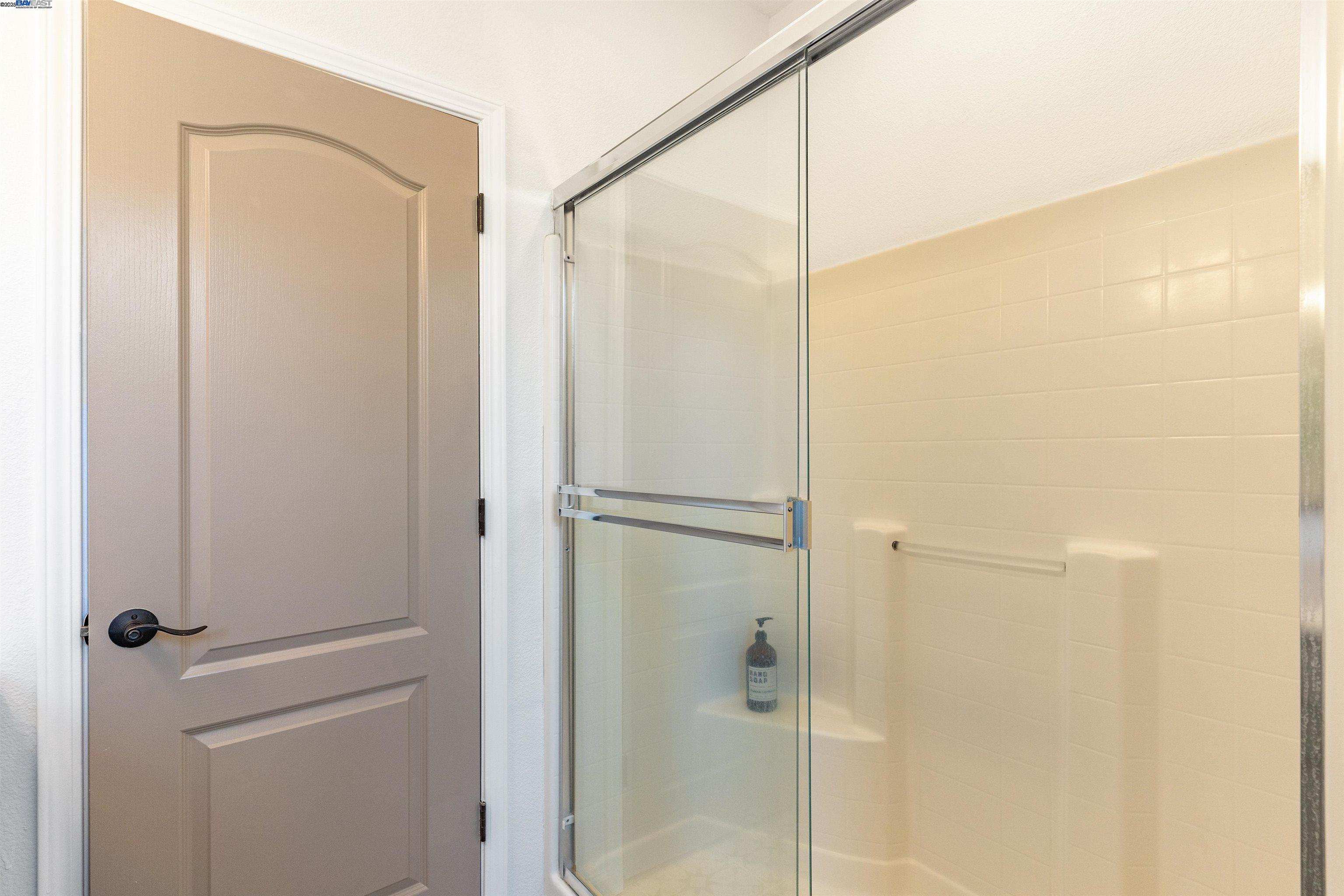 Detail Gallery Image 13 of 39 For 433 Sonnet Ct, Oakley,  CA 94561 - 5 Beds | 4/1 Baths