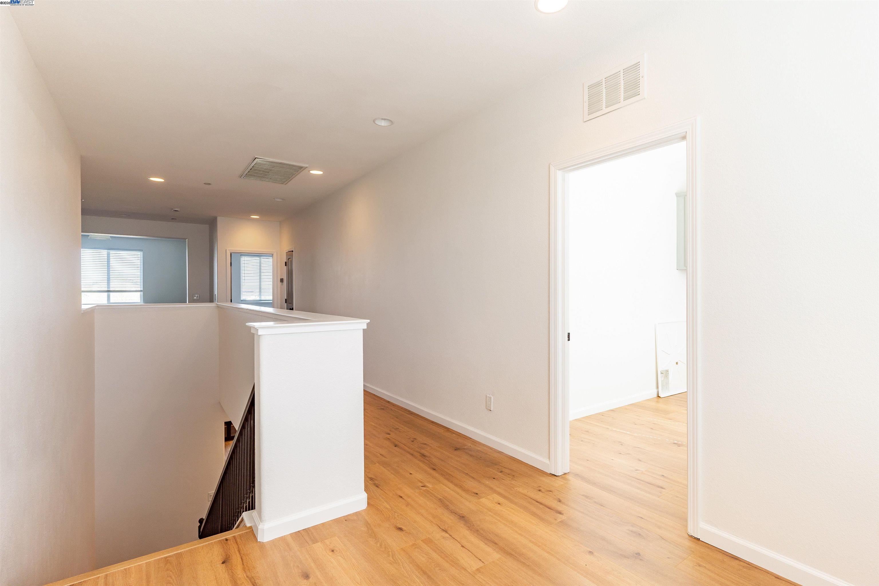 Detail Gallery Image 16 of 39 For 433 Sonnet Ct, Oakley,  CA 94561 - 5 Beds | 4/1 Baths