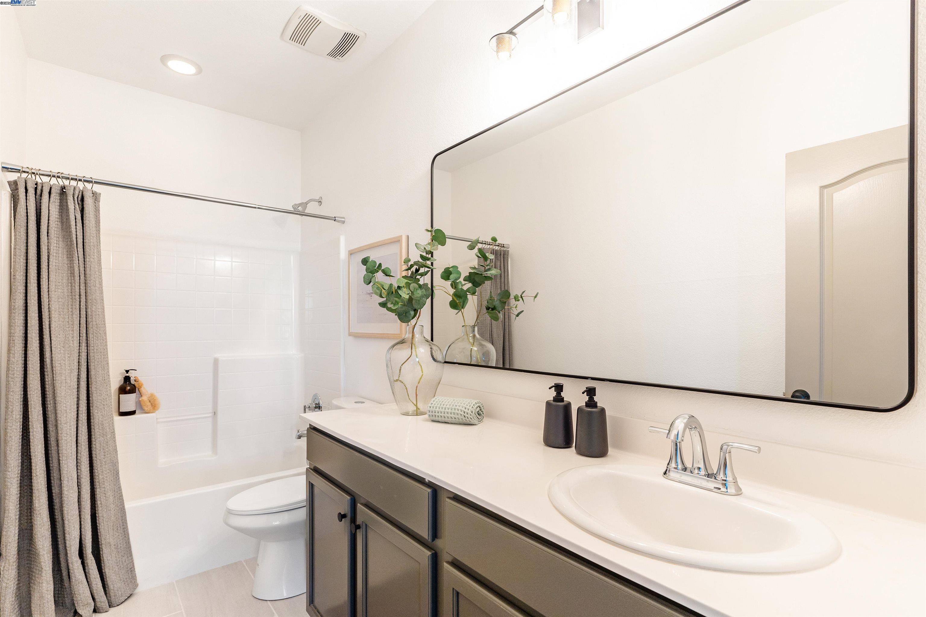 Detail Gallery Image 19 of 39 For 433 Sonnet Ct, Oakley,  CA 94561 - 5 Beds | 4/1 Baths