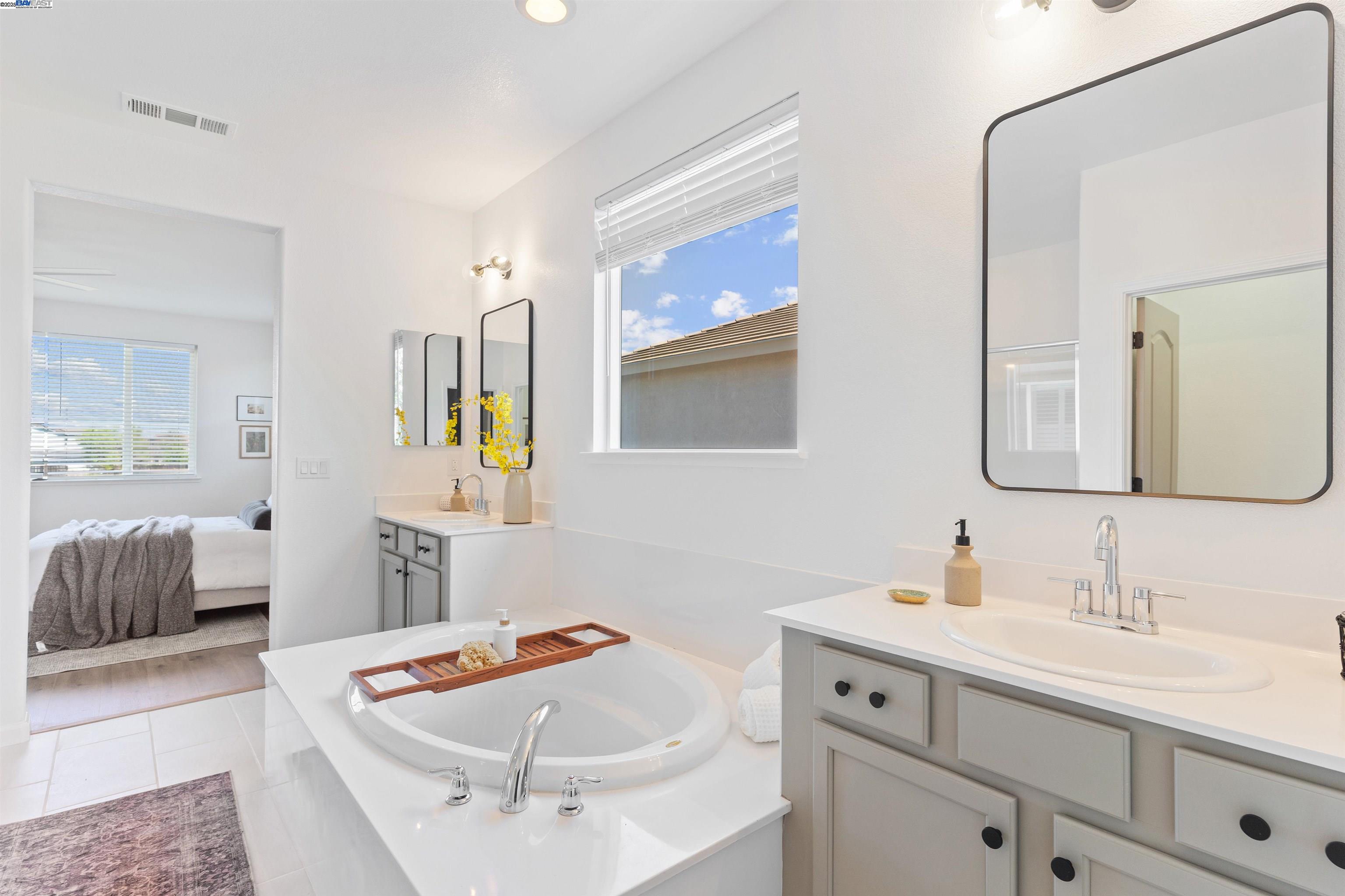 Detail Gallery Image 24 of 39 For 433 Sonnet Ct, Oakley,  CA 94561 - 5 Beds | 4/1 Baths