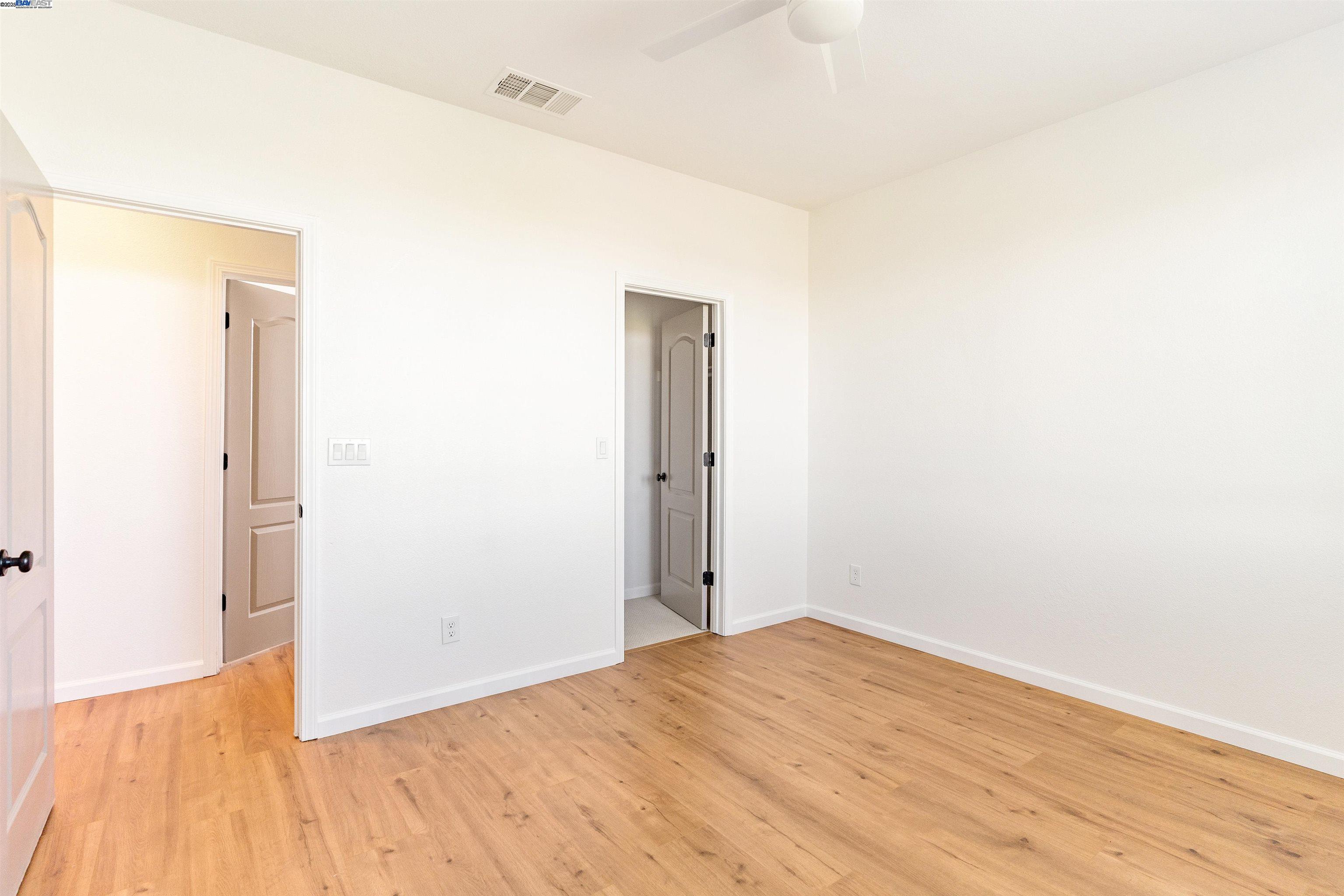 Detail Gallery Image 25 of 39 For 433 Sonnet Ct, Oakley,  CA 94561 - 5 Beds | 4/1 Baths
