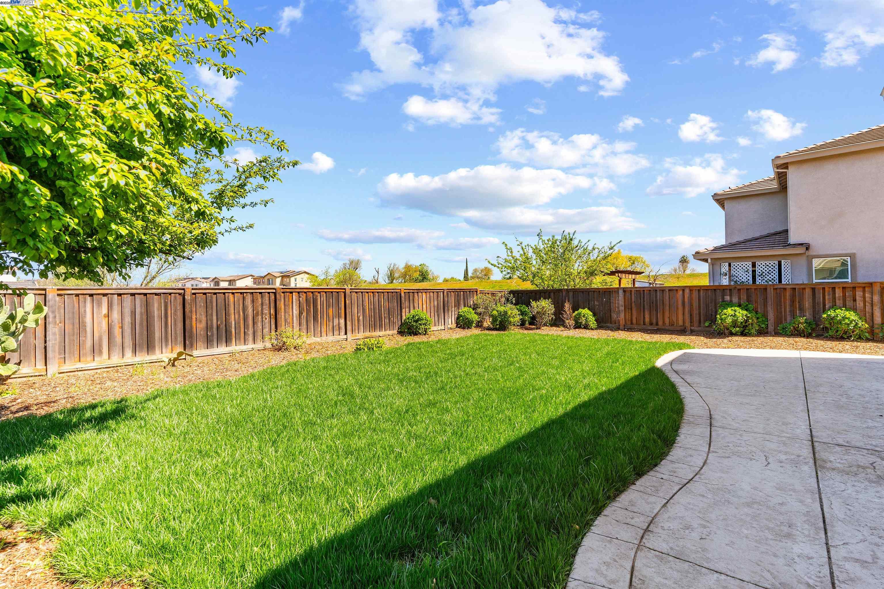 Detail Gallery Image 33 of 39 For 433 Sonnet Ct, Oakley,  CA 94561 - 5 Beds | 4/1 Baths