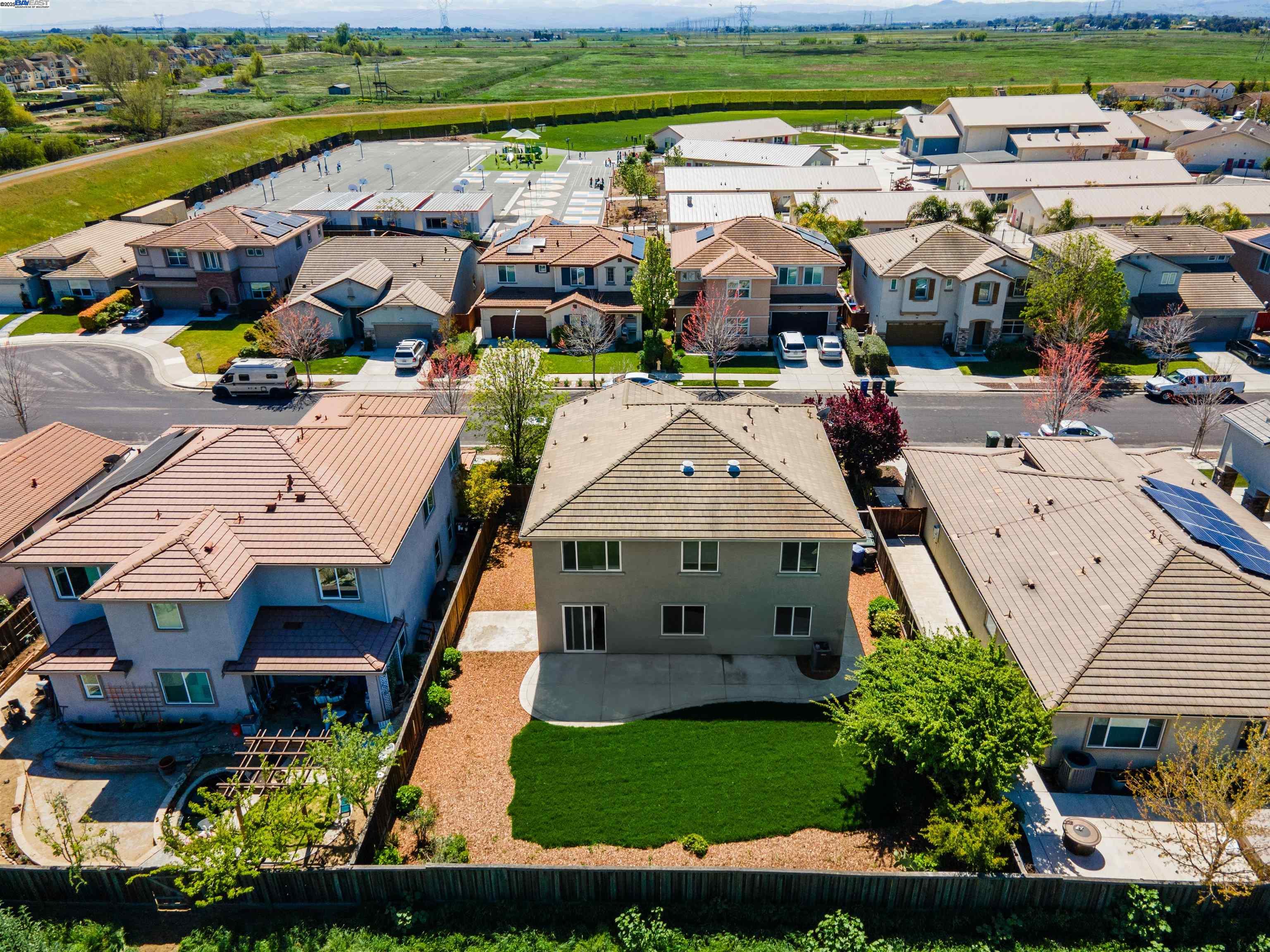 Detail Gallery Image 37 of 39 For 433 Sonnet Ct, Oakley,  CA 94561 - 5 Beds | 4/1 Baths