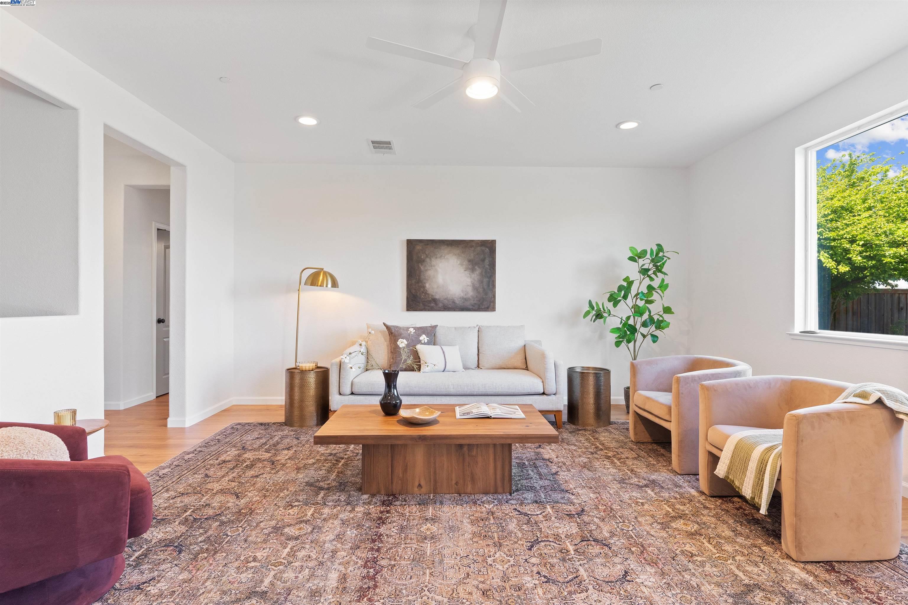 Detail Gallery Image 9 of 39 For 433 Sonnet Ct, Oakley,  CA 94561 - 5 Beds | 4/1 Baths