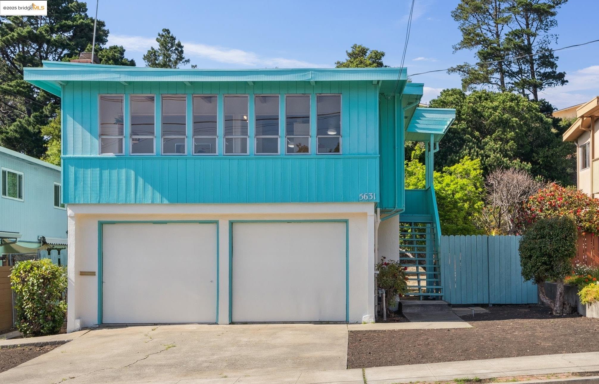 Detail Gallery Image 1 of 40 For 5631 Doremus Ave, Richmond,  CA 94805 - 4 Beds | 2 Baths
