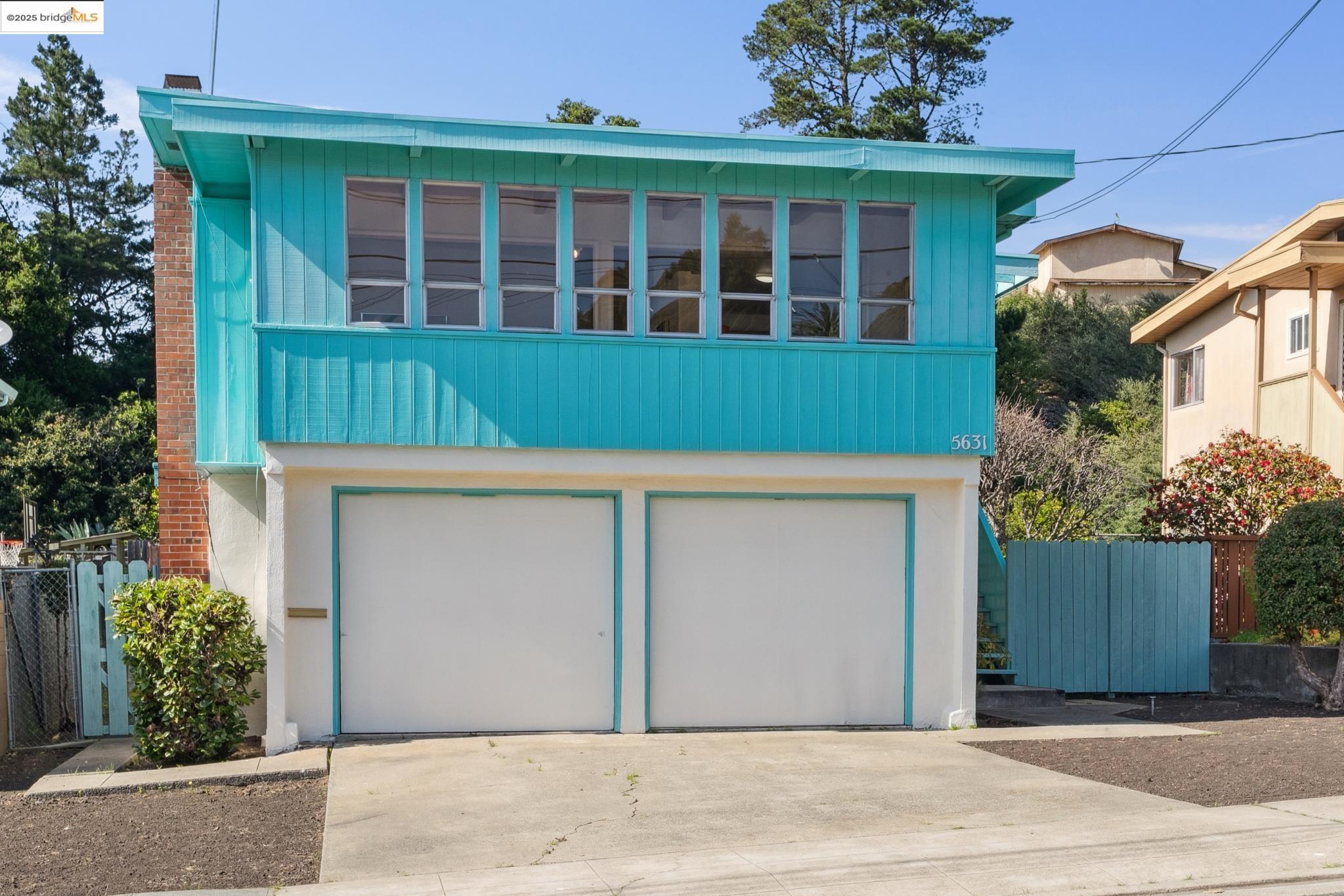 Detail Gallery Image 2 of 40 For 5631 Doremus Ave, Richmond,  CA 94805 - 4 Beds | 2 Baths
