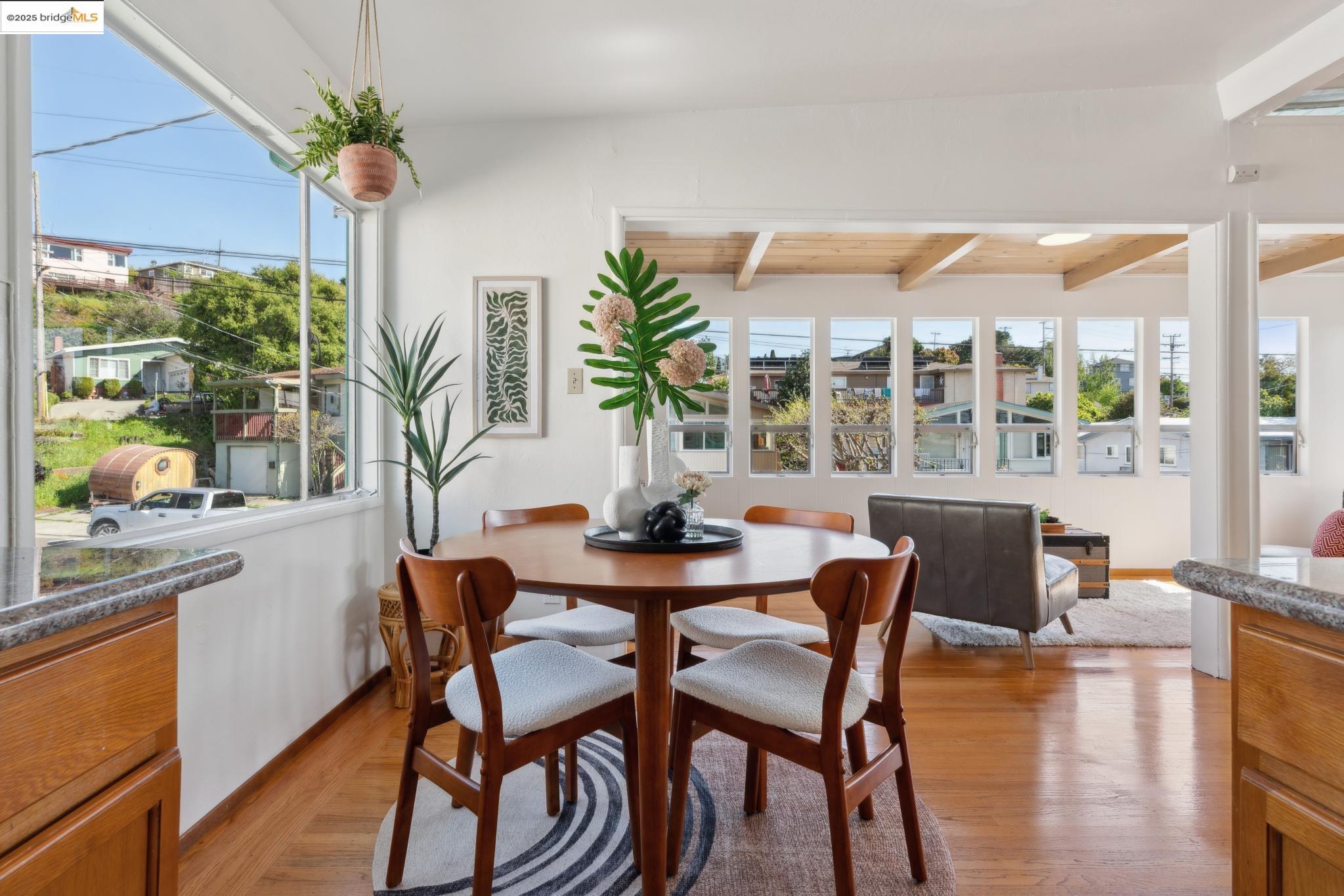 Detail Gallery Image 13 of 40 For 5631 Doremus Ave, Richmond,  CA 94805 - 4 Beds | 2 Baths
