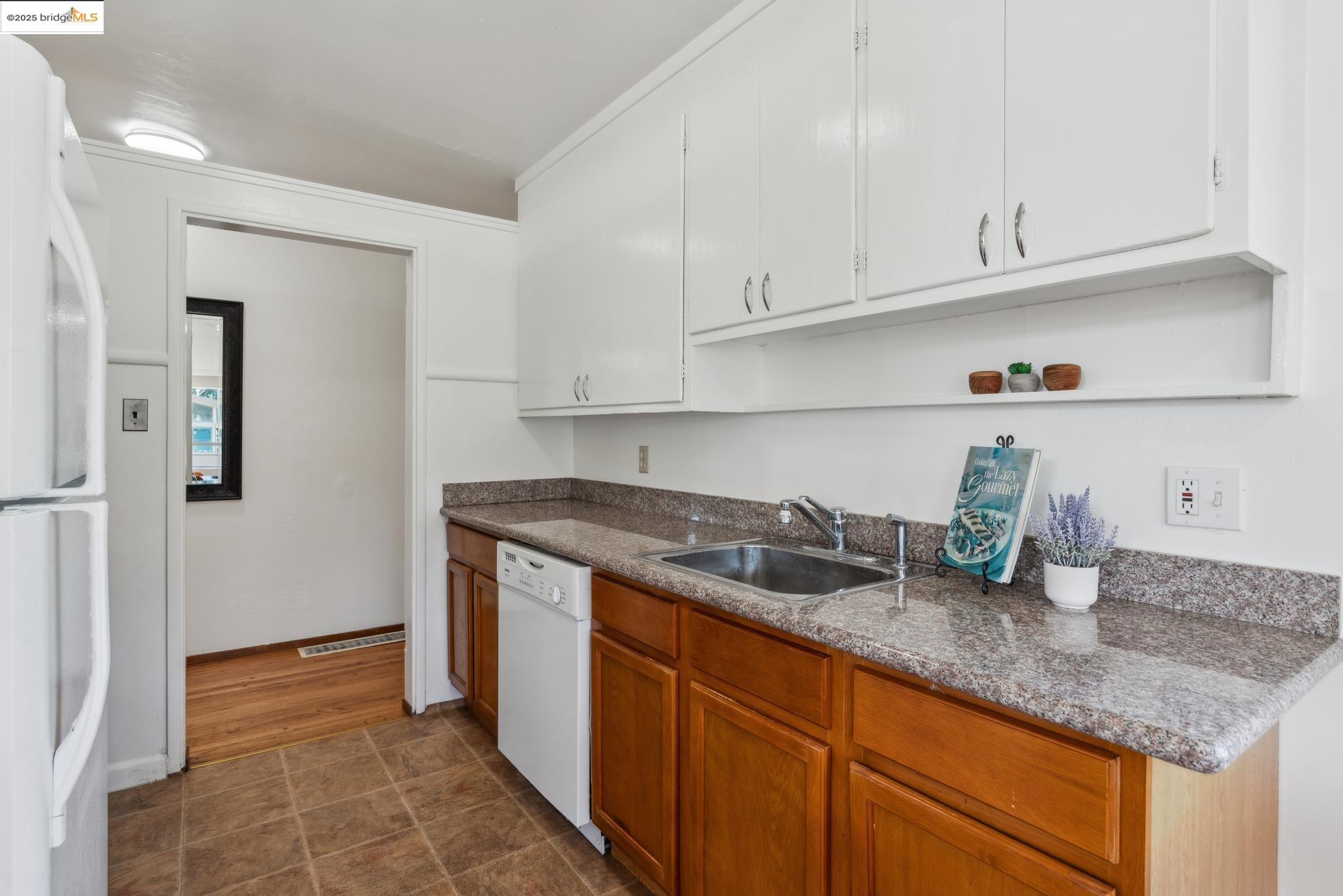 Detail Gallery Image 15 of 40 For 5631 Doremus Ave, Richmond,  CA 94805 - 4 Beds | 2 Baths