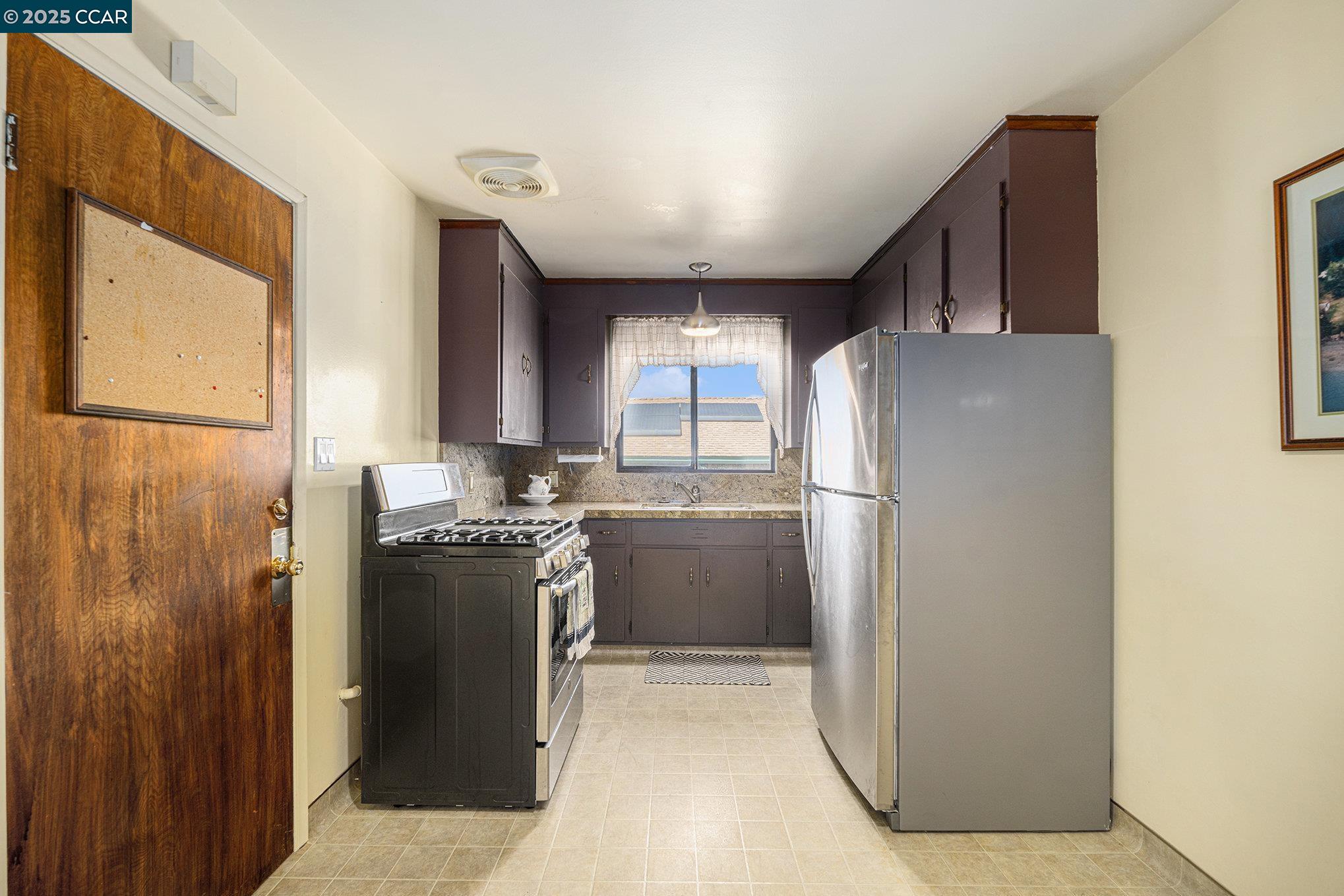 Detail Gallery Image 13 of 31 For 5841 Arlington Blvd, Richmond,  CA 94805 - 3 Beds | 1/1 Baths