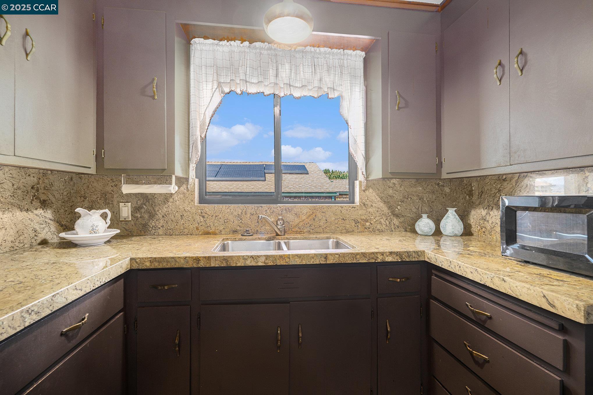 Detail Gallery Image 14 of 31 For 5841 Arlington Blvd, Richmond,  CA 94805 - 3 Beds | 1/1 Baths