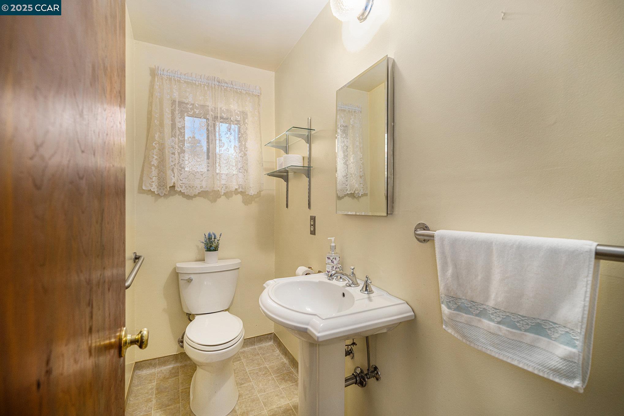 Detail Gallery Image 20 of 31 For 5841 Arlington Blvd, Richmond,  CA 94805 - 3 Beds | 1/1 Baths