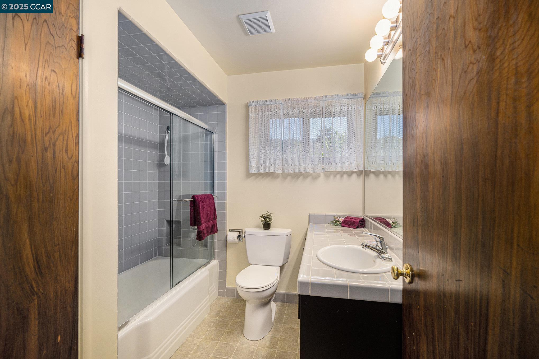 Detail Gallery Image 23 of 31 For 5841 Arlington Blvd, Richmond,  CA 94805 - 3 Beds | 1/1 Baths