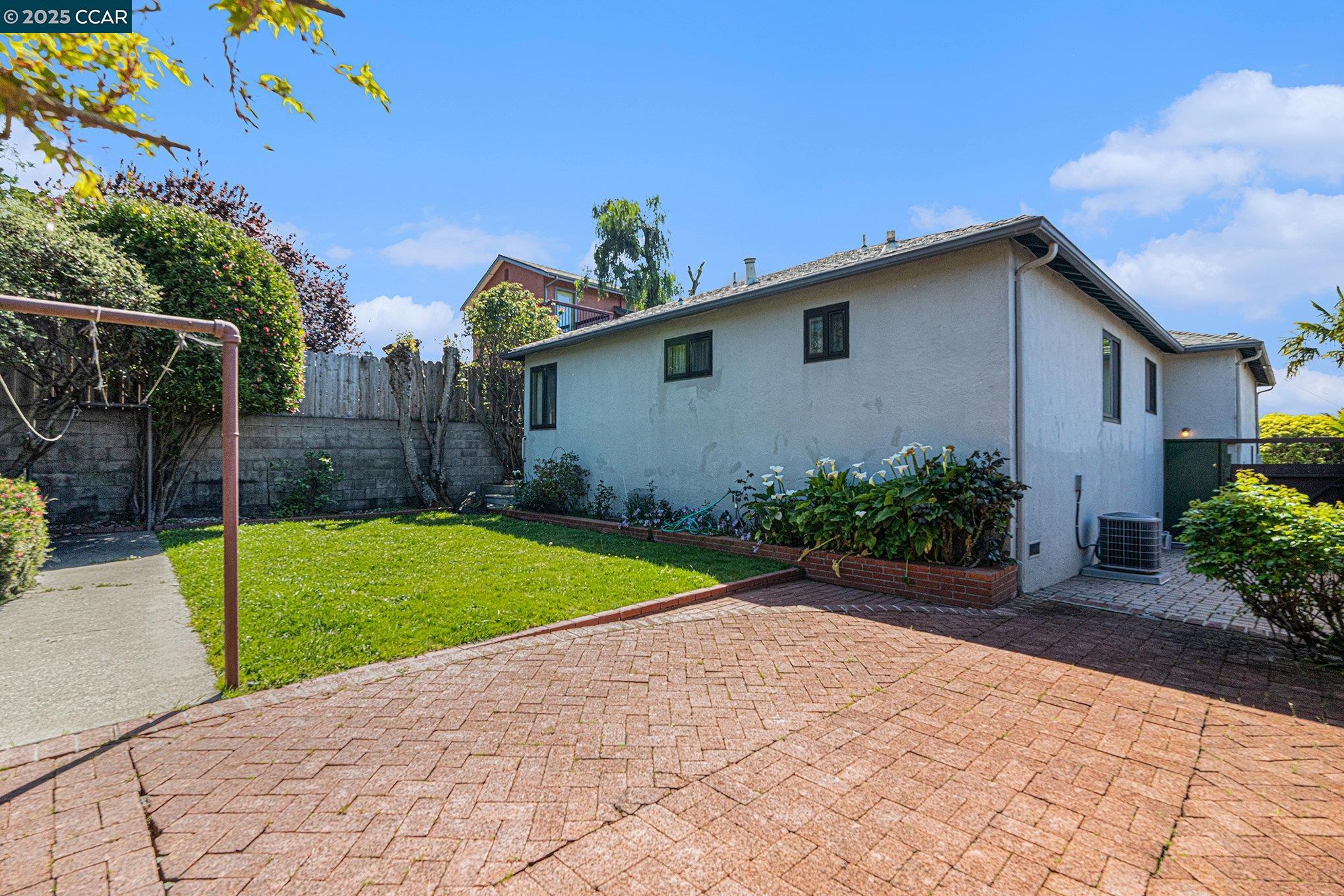 Detail Gallery Image 25 of 31 For 5841 Arlington Blvd, Richmond,  CA 94805 - 3 Beds | 1/1 Baths