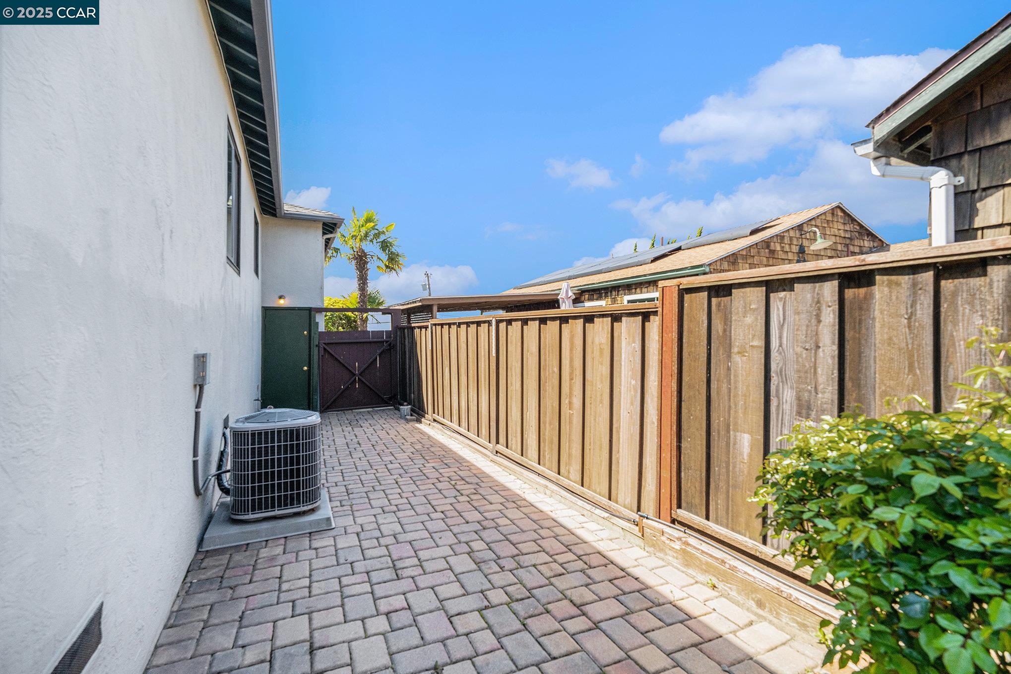 Detail Gallery Image 26 of 31 For 5841 Arlington Blvd, Richmond,  CA 94805 - 3 Beds | 1/1 Baths