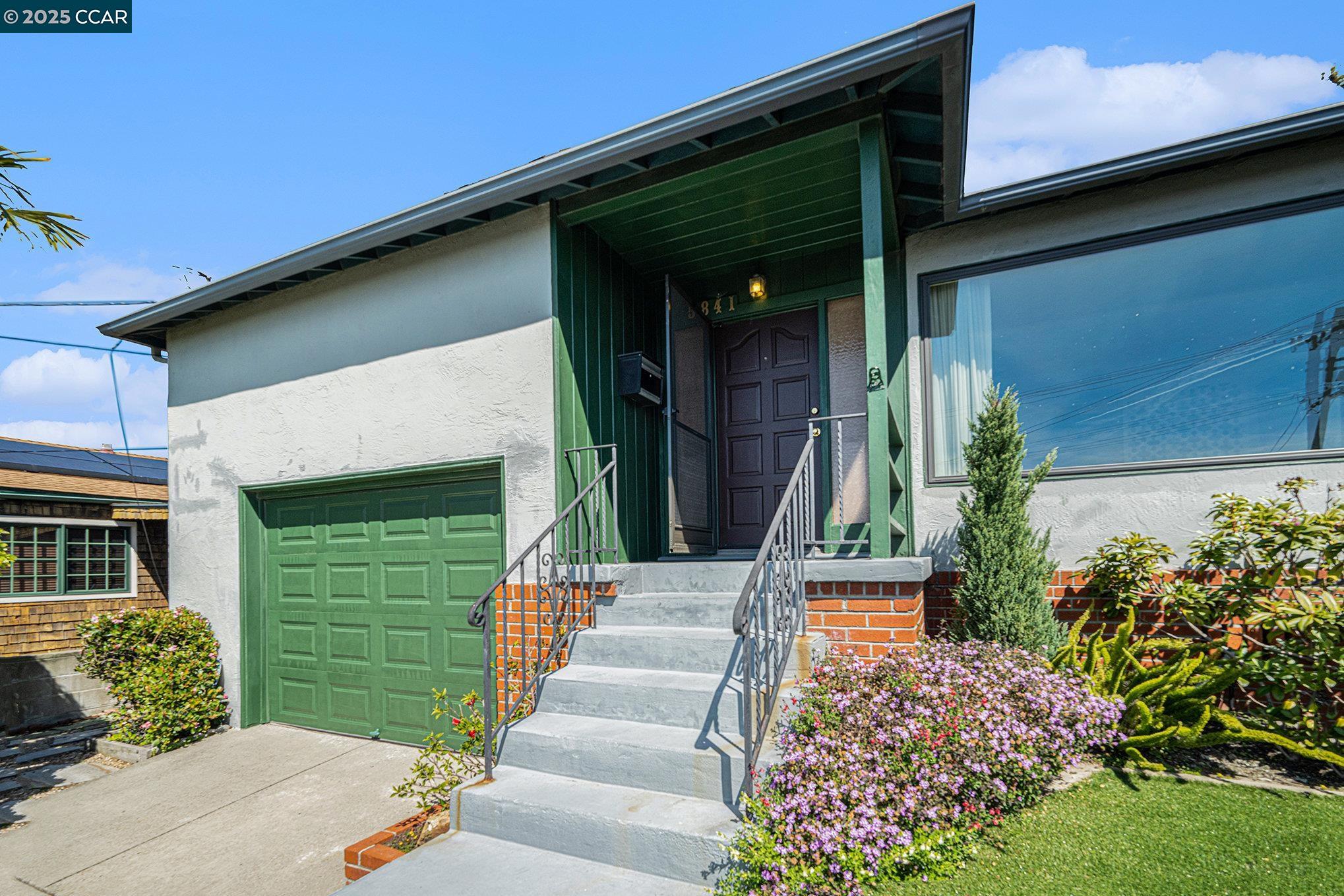 Detail Gallery Image 6 of 31 For 5841 Arlington Blvd, Richmond,  CA 94805 - 3 Beds | 1/1 Baths
