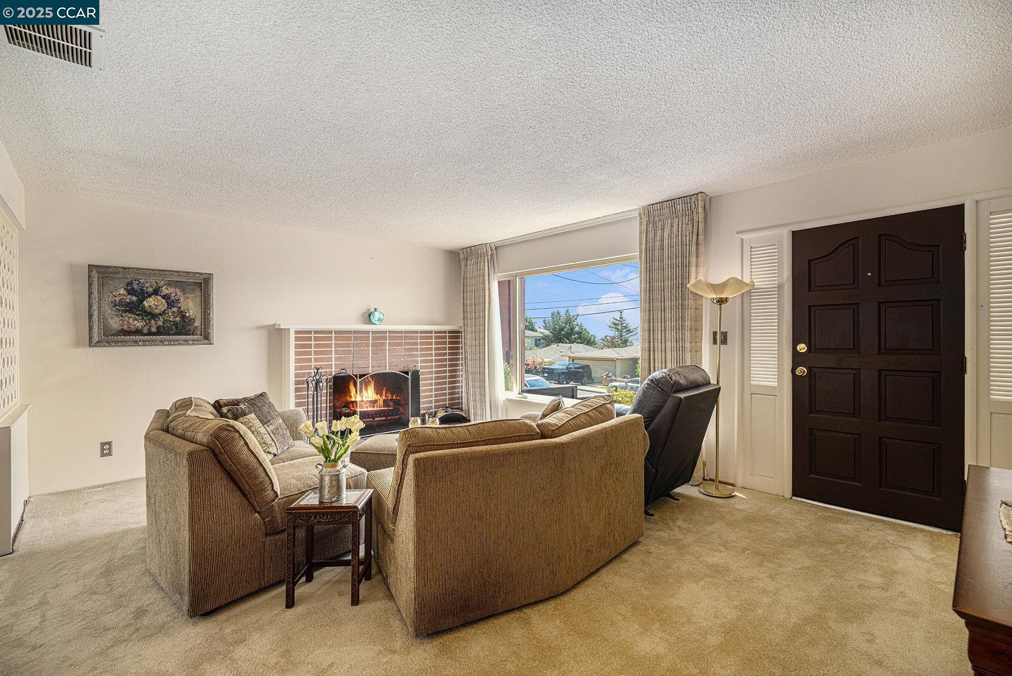 Detail Gallery Image 7 of 31 For 5841 Arlington Blvd, Richmond,  CA 94805 - 3 Beds | 1/1 Baths
