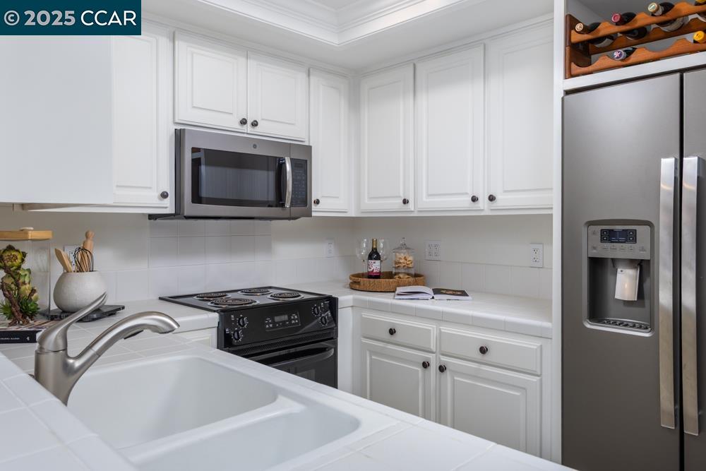 Detail Gallery Image 14 of 29 For 2432 Pine Knoll Dr #4,  Walnut Creek,  CA 94595 - 2 Beds | 1 Baths