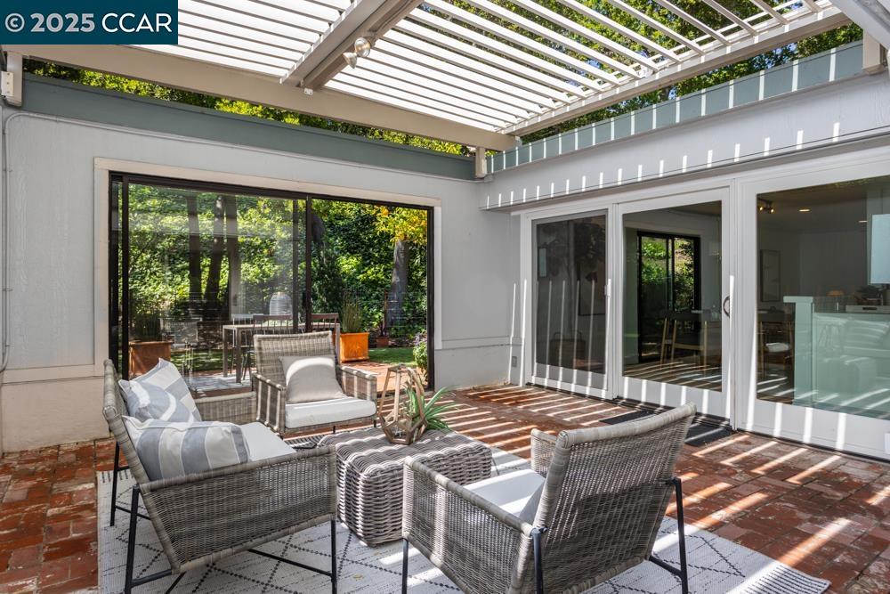 Detail Gallery Image 22 of 29 For 2432 Pine Knoll Dr #4,  Walnut Creek,  CA 94595 - 2 Beds | 1 Baths